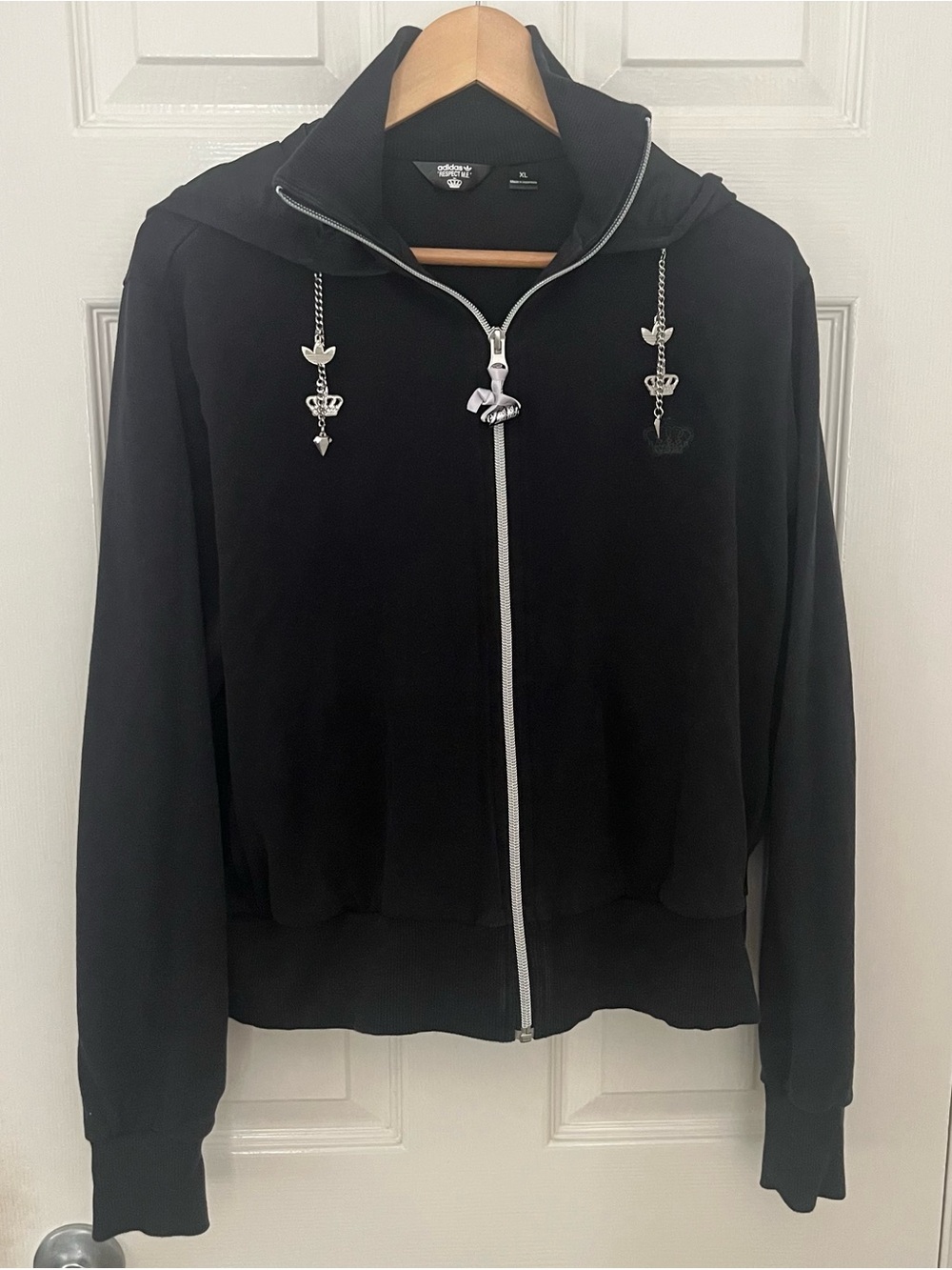 VTG Adidas Respect ME Missy Elliott Black
Zip Up Hoodie Jacket XL Crown Charm